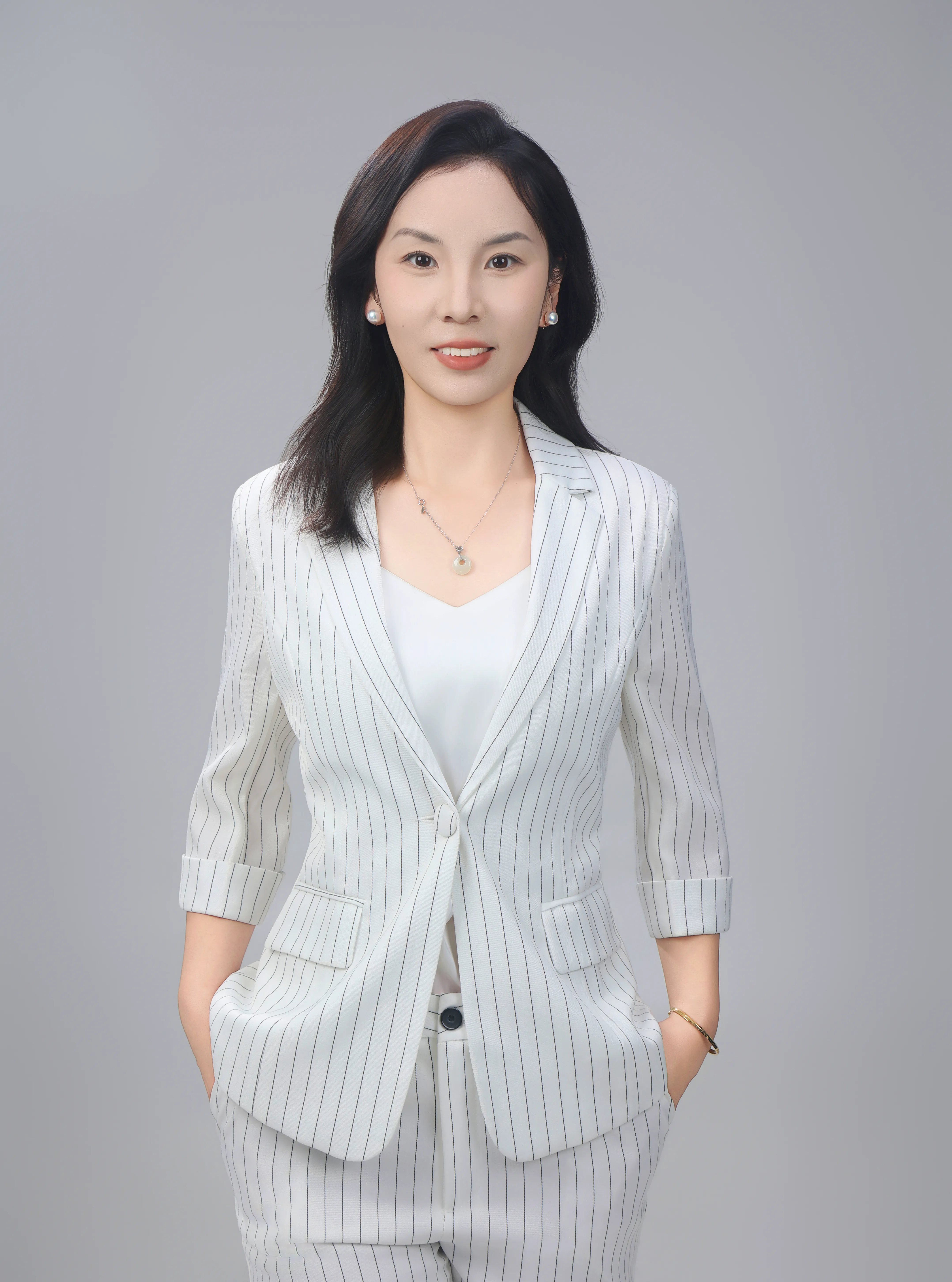 Portrait of Ms. Mingwan Sun